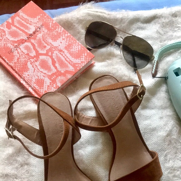 Block Heels Sandals - Picture 3 of 3